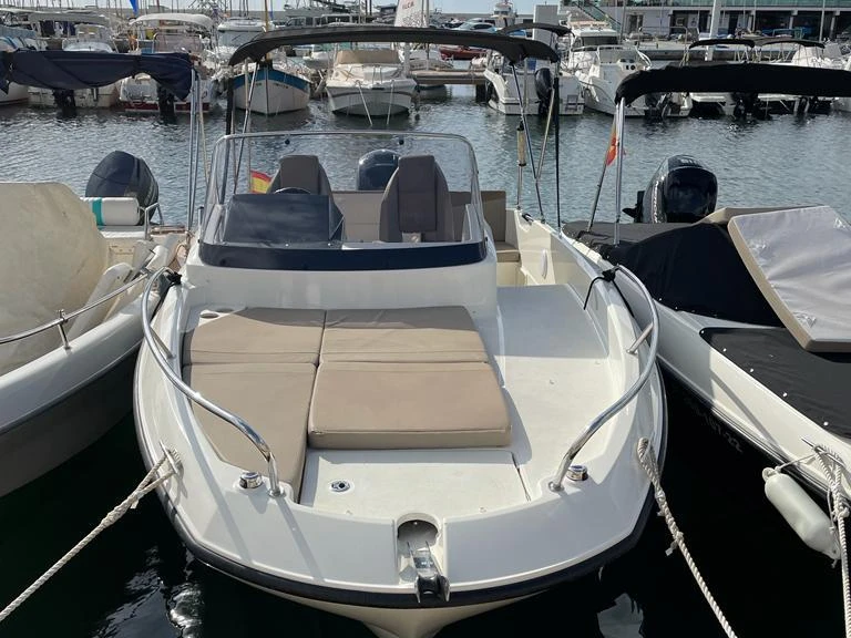 Yacht hire Club Nàutic Ca'n Picafort cheap Quicksilver 605 Sundeck