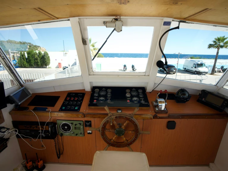 Hire a Artesanal Golondrina Marina Botafoch