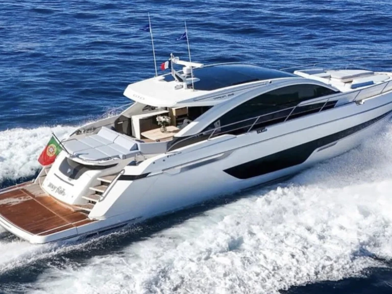 Hire Luxury Yacht with or without skipper Fairline Saint-Tropez