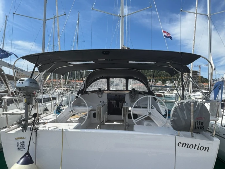 Hire Sailboat Elan with a boat licence