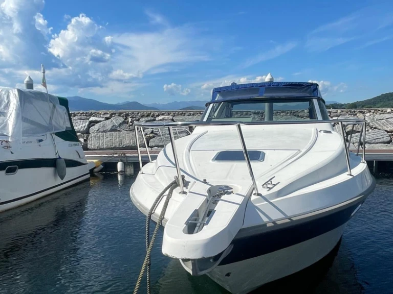 Hire Motorboat Cranchi with a boat licence