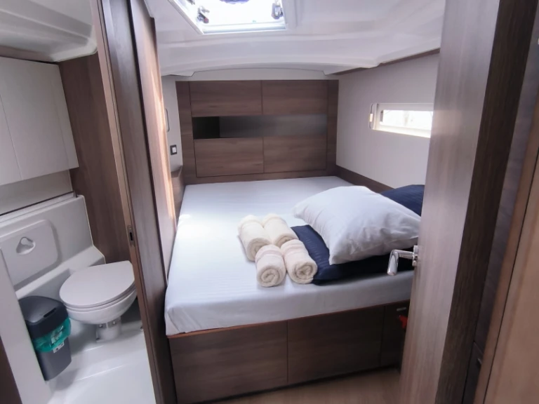 Hire Sailboat with or without skipper Jeanneau Opatija