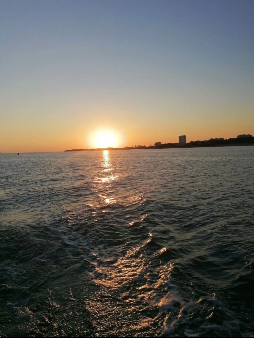 Sailboat to hire La Rochelle at the best price
