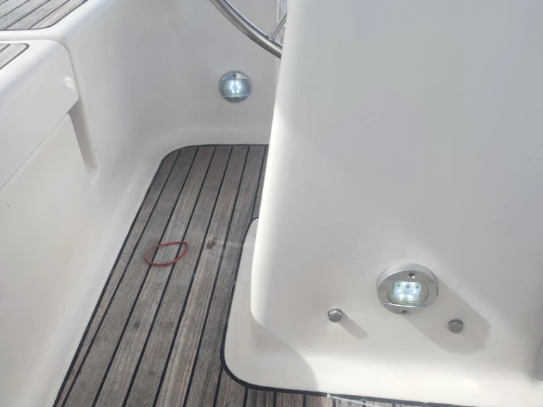 Sailboat to hire Puerto Altea at the best price