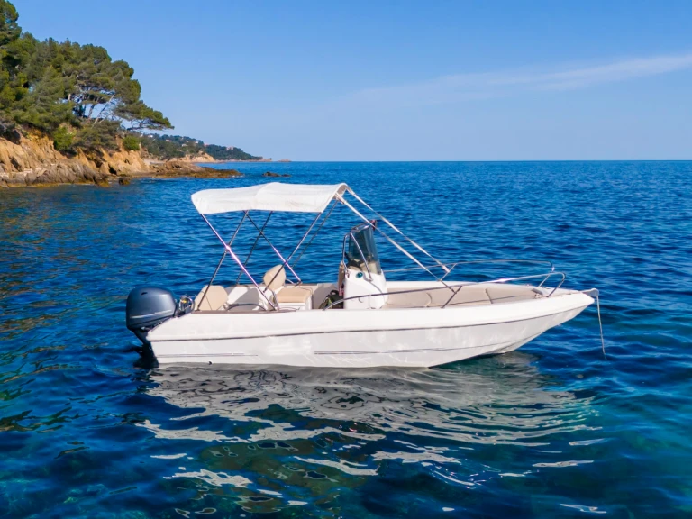 Motorboat hire in Port de Bormes-les-Mimosas - Capelli Cap 520 Open