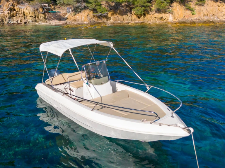Hire Motorboat Capelli with a boat licence