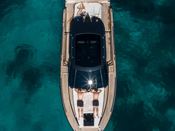 Luxury Yacht to hire Portals Nous at the best price