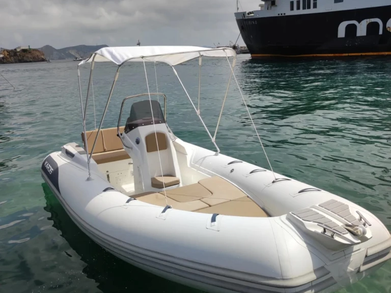 Yacht charter Ponza - Kardis Kardis Fox 570 on SamBoat