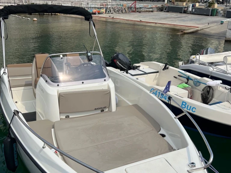 Yacht charter Villefranche-sur-Mer - Quicksilver Quicksilver 555 Open on SamBoat