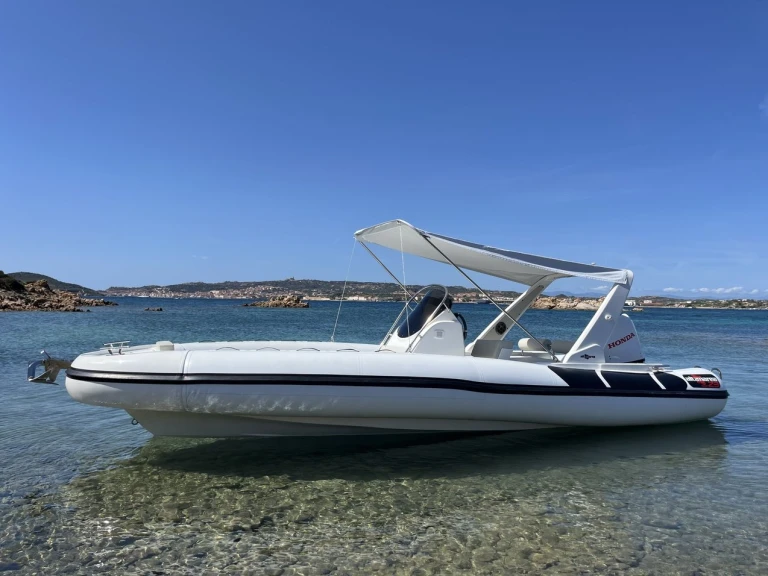 Motorboat hire in Cannigione - Altamarea Altamarea Wave 23 Sport