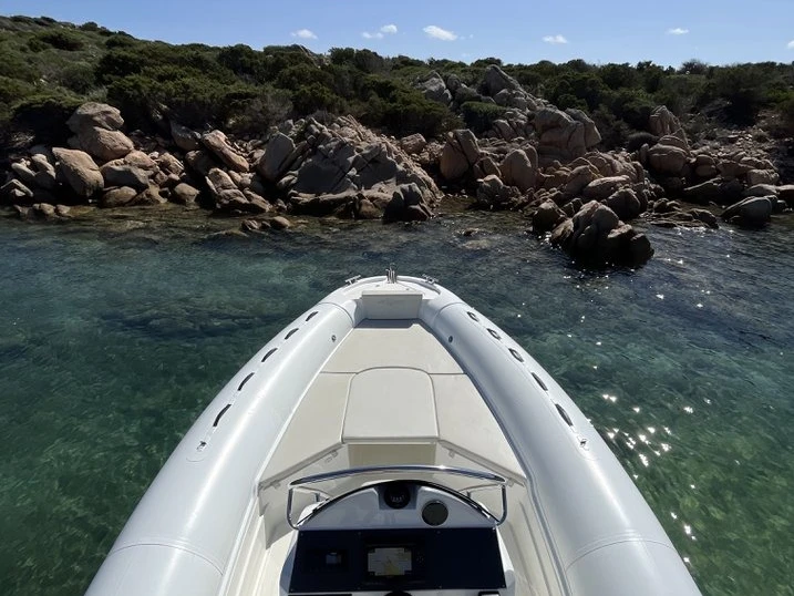 Charter a Altamarea Altamarea Wave 23 Sport in Cannigione on Samboat