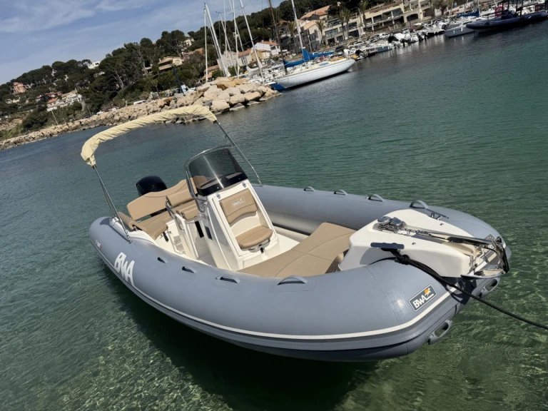 Hire a Bwa Sport 22 GT La Madrague