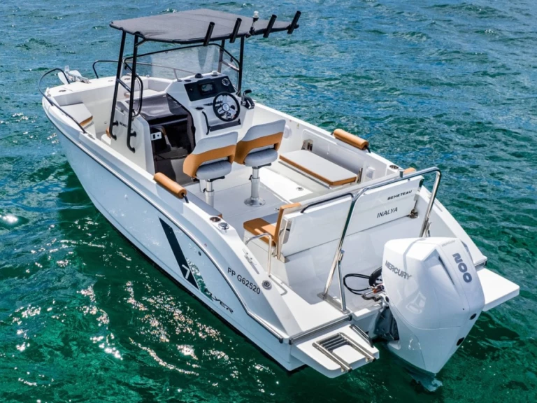 Hire Motorboat with or without skipper Bénéteau La Madrague
