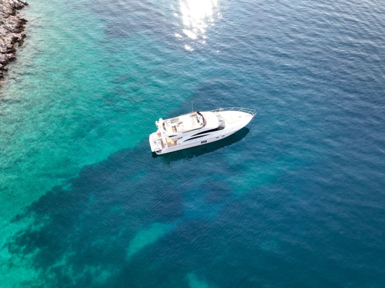 Hire Luxury Yacht Princess with a boat licence