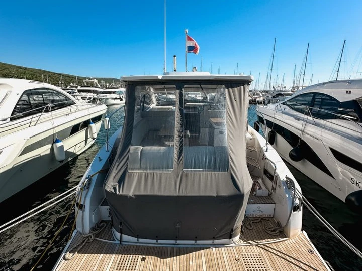 Hire a Bavaria Bavaria SR41 Punat