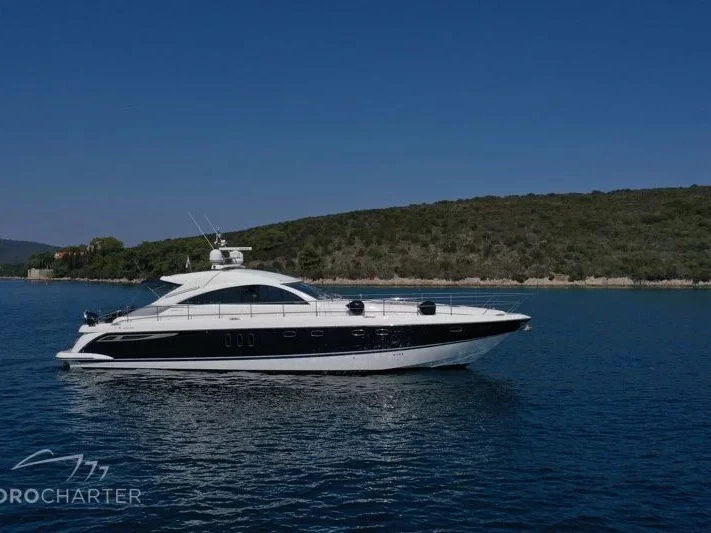 Charter a Fairline Fairline Targa 62 in Punat on Samboat