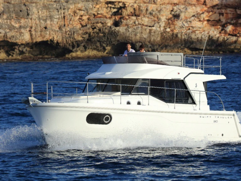 Hire Luxury Yacht Bénéteau with a boat licence