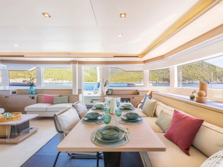 Yacht charter Tivat - Lagoon Lagoon 60 on SamBoat