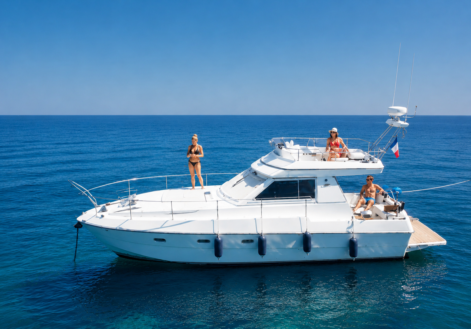 Hire Luxury Yacht with or without skipper Ferretti Cannes