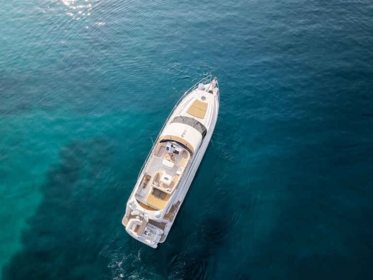 Luxury Yacht to hire Šibenik at the best price