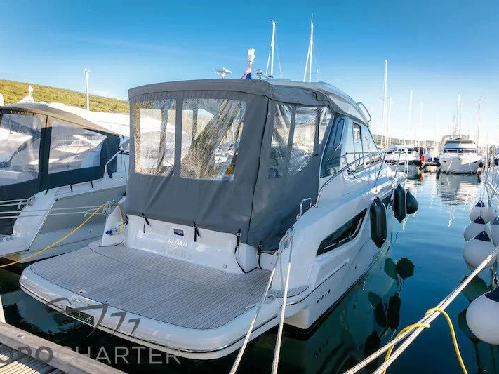 Yacht hire Punat cheap Bavaria 33 Sport HT