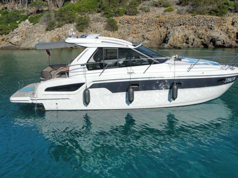 Hire a Bavaria Bavaria 33 Sport HT Punat