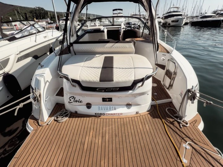 Motorboat hire in Punat - Bavaria Bavaria S29