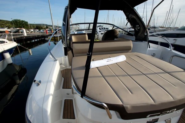 Hire a Bavaria Bavaria S29 Punat