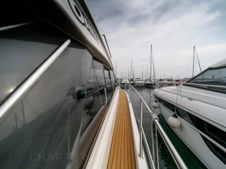 Yacht hire Punat cheap Bavaria S45 Coupe