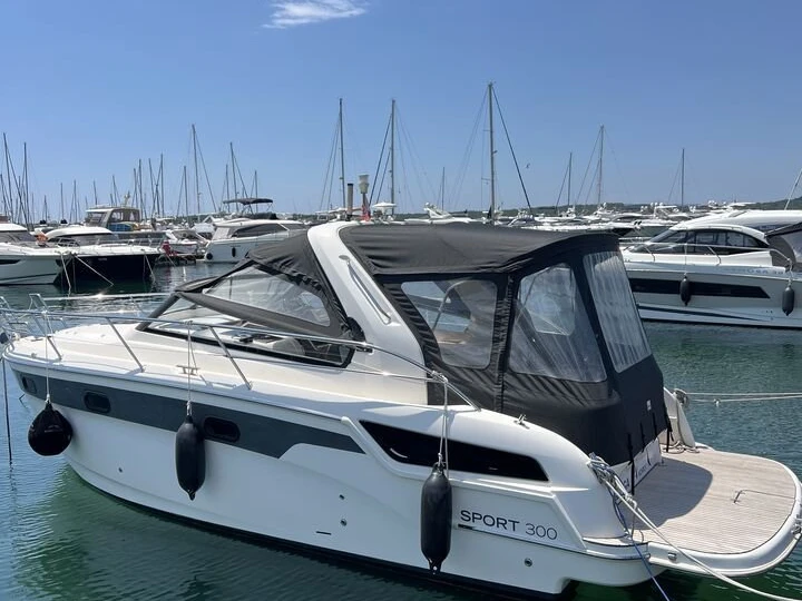 Hire a Bavaria Bavaria Sport 300 Punat