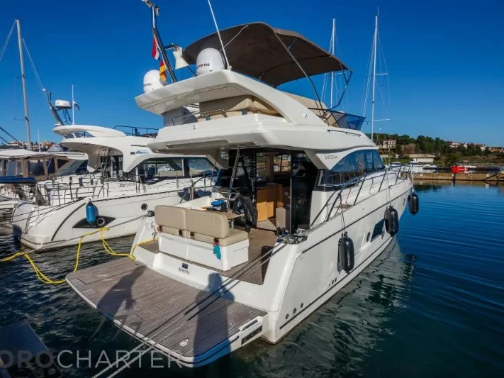 Charter a Bavaria Virtess 420 Fly in Punat on Samboat