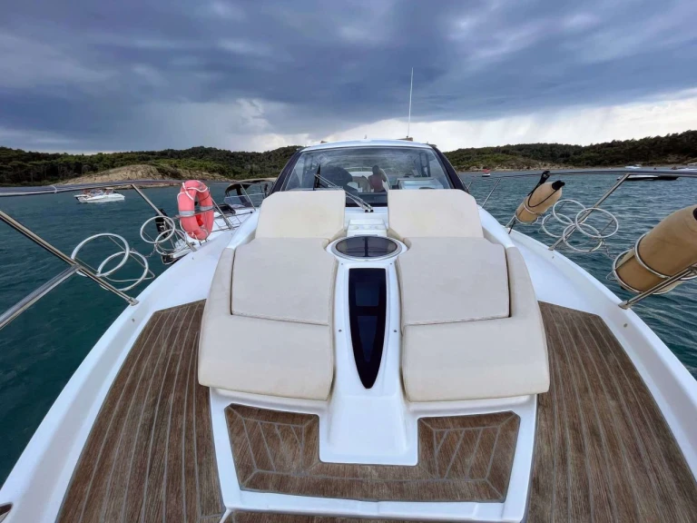 Charter a Cranchi Cranchi M44 HT in Punat on Samboat