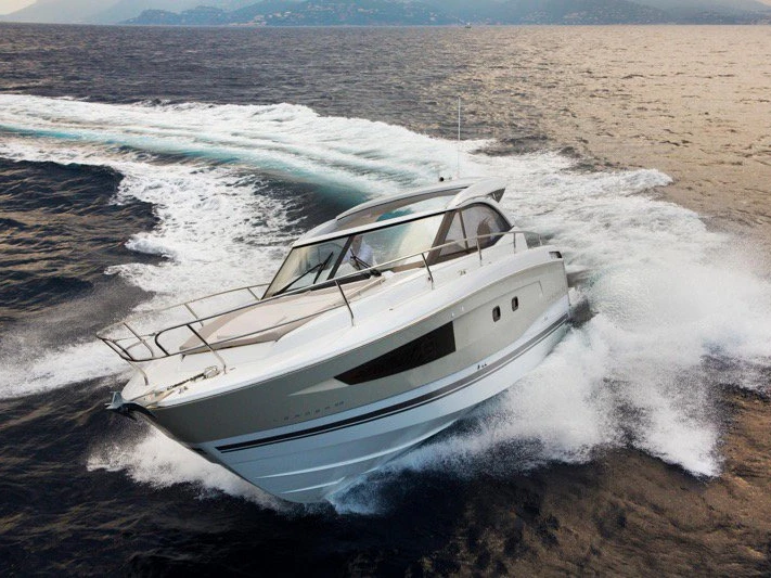Hire a Jeanneau Leader 36 Punat