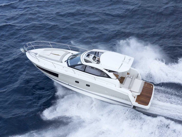 Motorboat hire in Punat - Jeanneau Leader 36