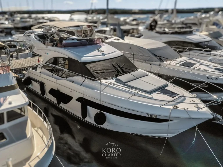 Luxury Yacht hire in Punat - Princess Princess 50 Flybridge - 3 + 1 cab.