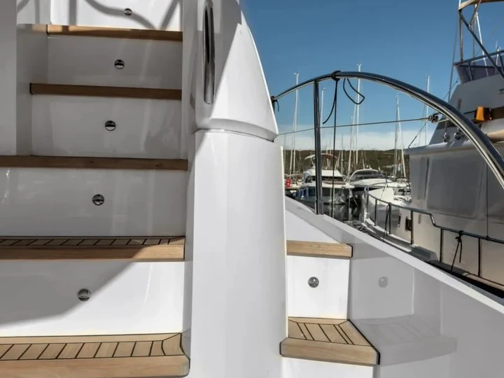 Charter a Princess Princess 50 Flybridge - 3 + 1 cab. in Punat on Samboat
