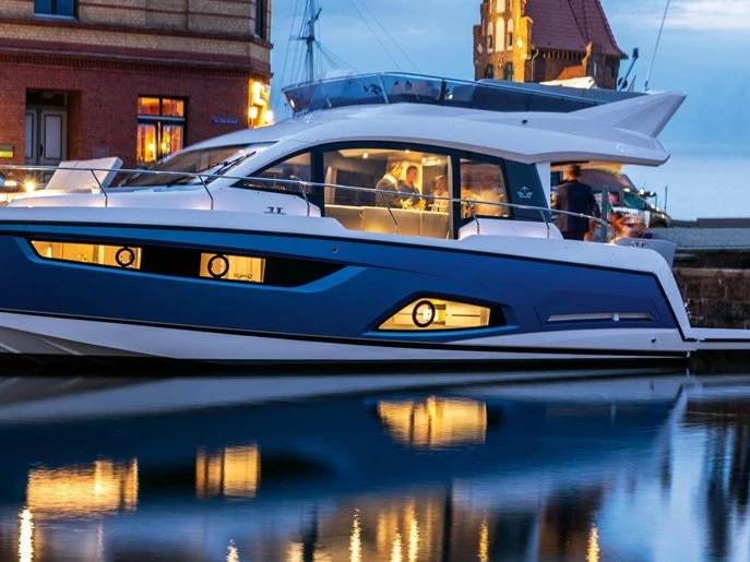 Sealine Sealine F430 charter bareboat or skippered in  Punat