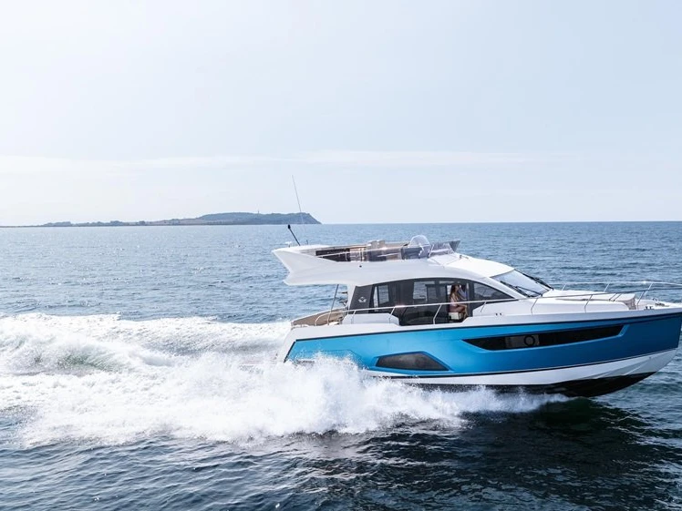 Yacht charter Punat - Sealine Sealine F430 on SamBoat