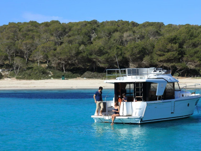 Luxury Yacht to hire Punat at the best price