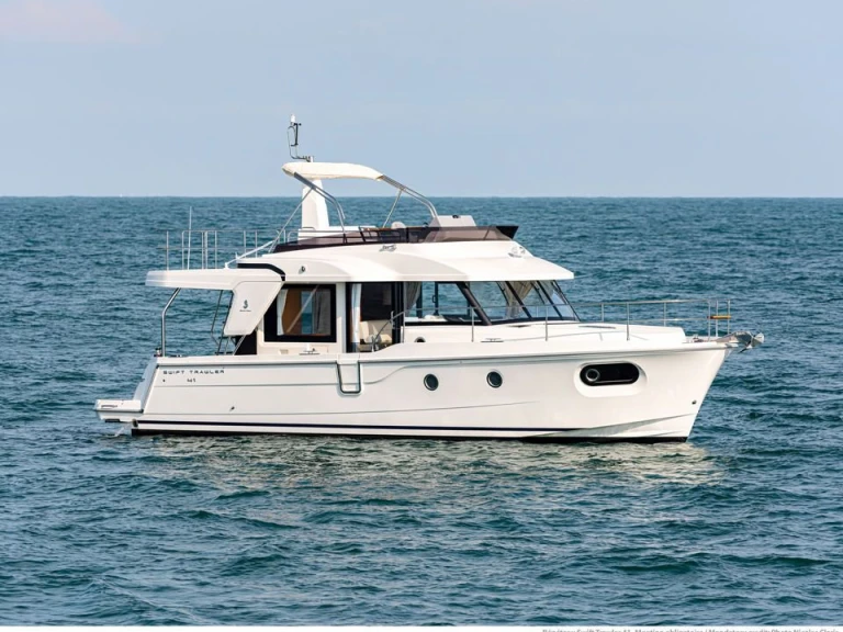 Hire Luxury Yacht Bénéteau with a boat licence