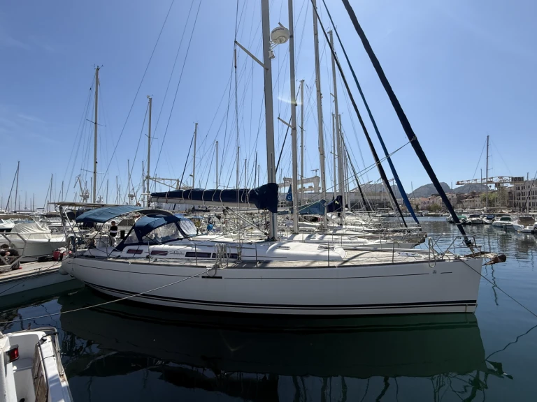 Sailboat to hire France at the best price