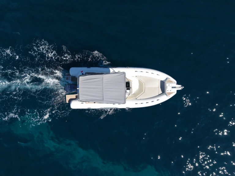 Yacht hire Cannes cheap Tempest 775