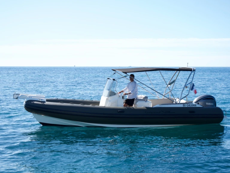 Hire a Capelli Tempest 775 Golfe-Juan