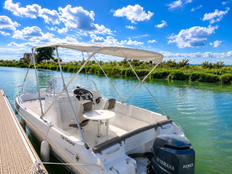 Charter a Jeanneau Cap Camarat 5.5 CC Serie 2 Style in Palavas-les-Flots on Samboat