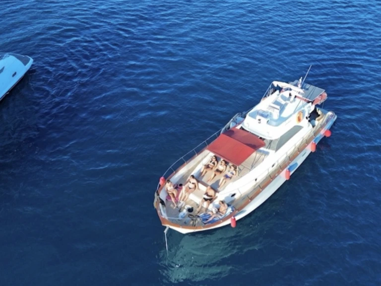 Yacht charter Bodrum - Azimut Custom on SamBoat