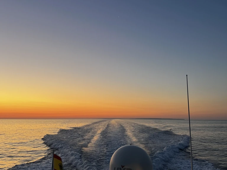 Luxury Yacht to hire Águilas at the best price