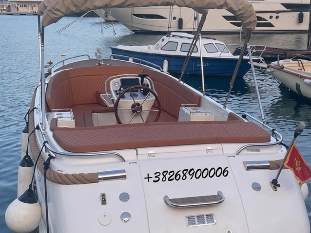 Motorboat hire in Budva - Truszczynscy boats Primeur 715