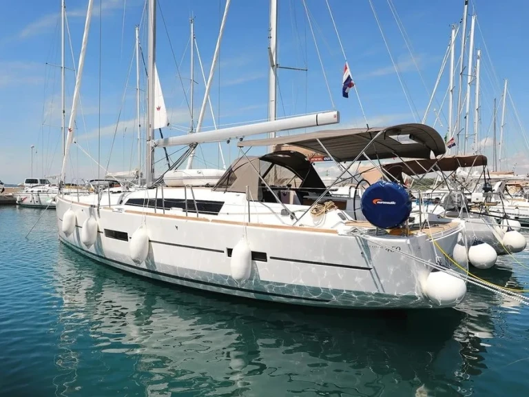Sailboat to hire Biograd na Moru at the best price
