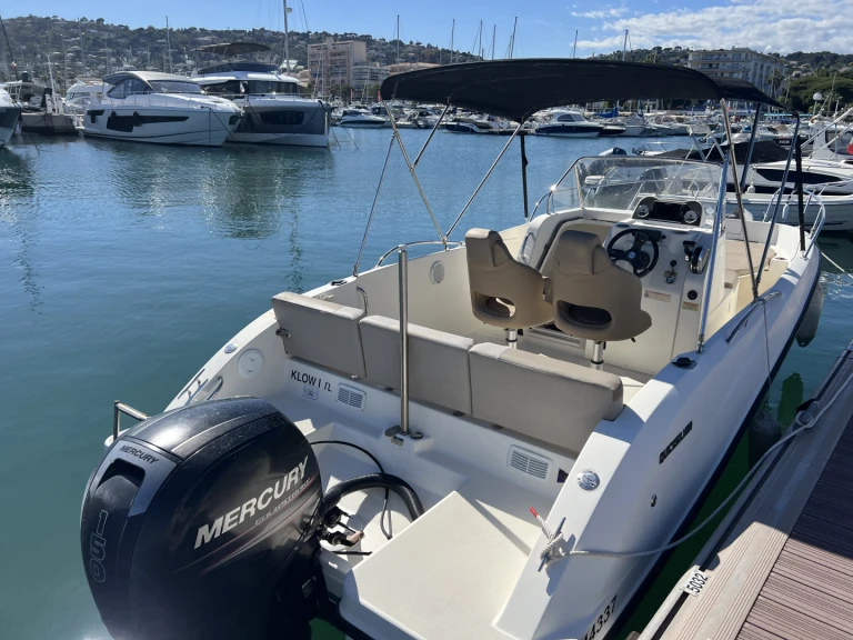 Yacht hire Cannes cheap Activ 675 Open Sport