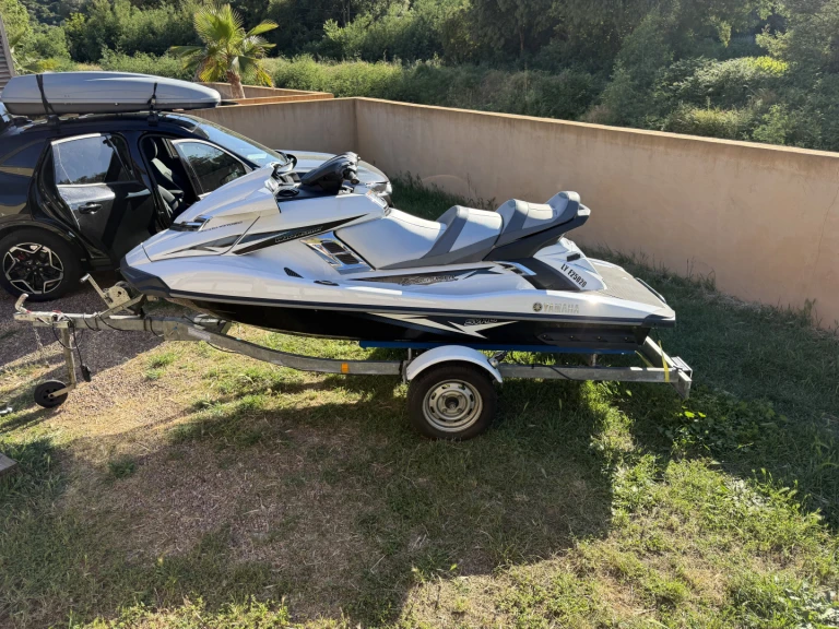 Hire a Yamaha Yamaha FX HO Agay